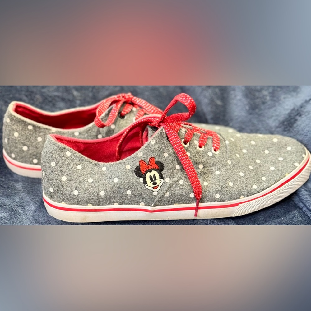 Disney’s Minnie Mouse wool polka dot fashion sneakers size 11